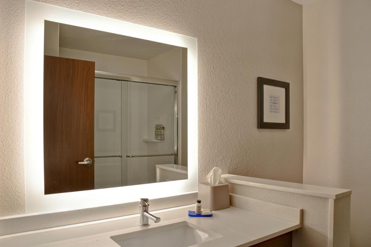 Holiday Inn Express & Suites - Ottawa By Ihg Zewnętrze zdjęcie